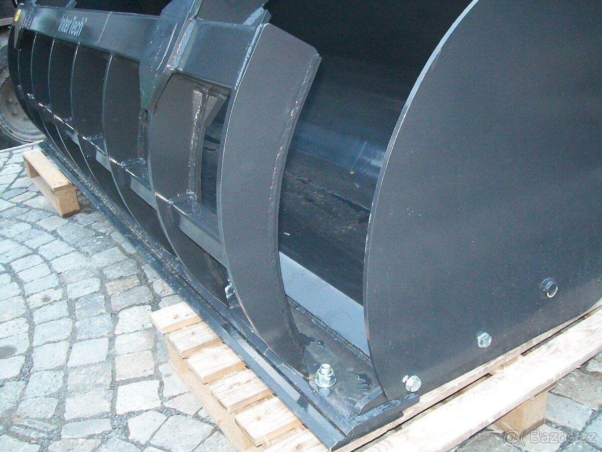 lopata s přidržovačem z výpalku pro manipulátory - 3