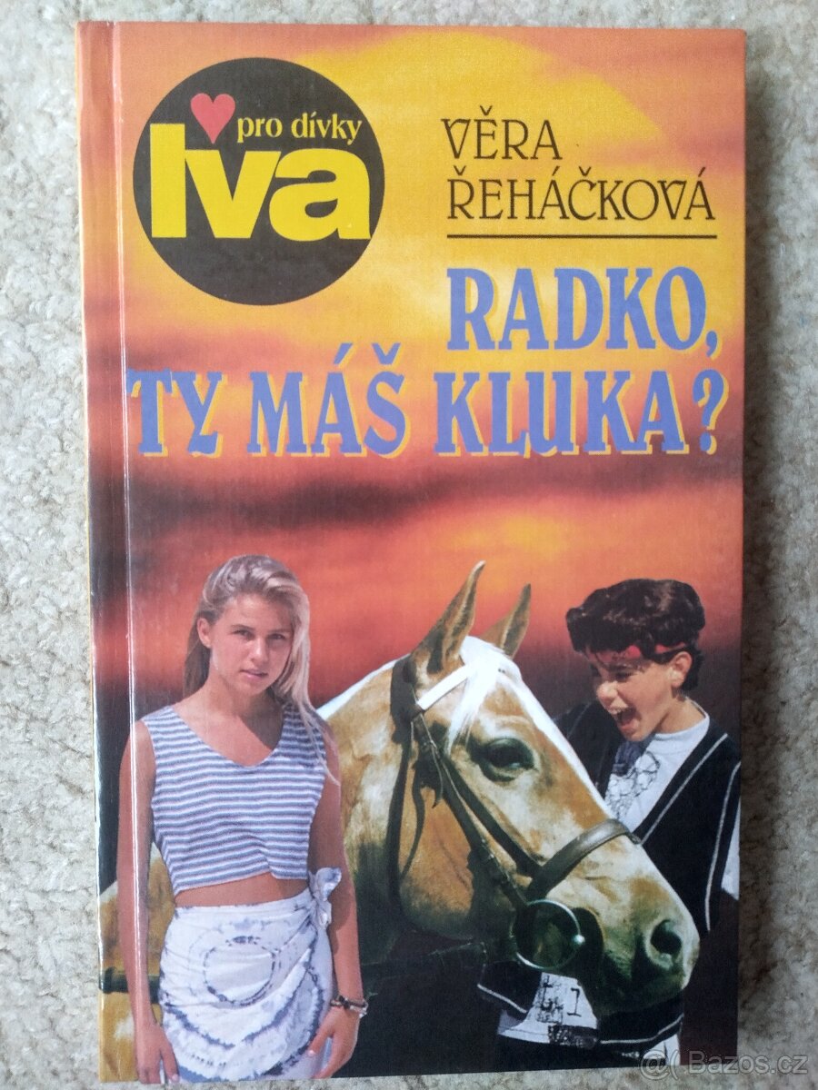 Prodám 5 knížek pro dívky + dvě pro dospělé - 3