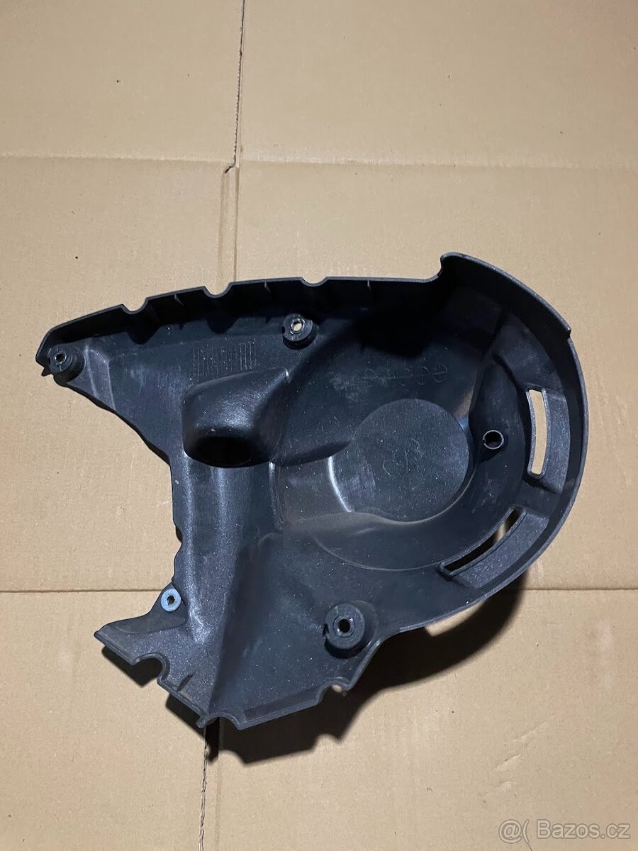 Pravý kryt motoru na Honda NC 700/750 - 3