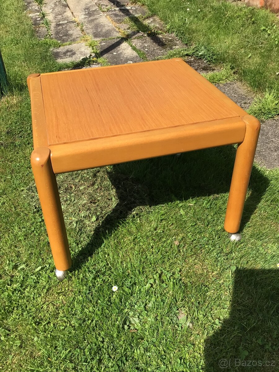 Prodám konferenční stolek - 3