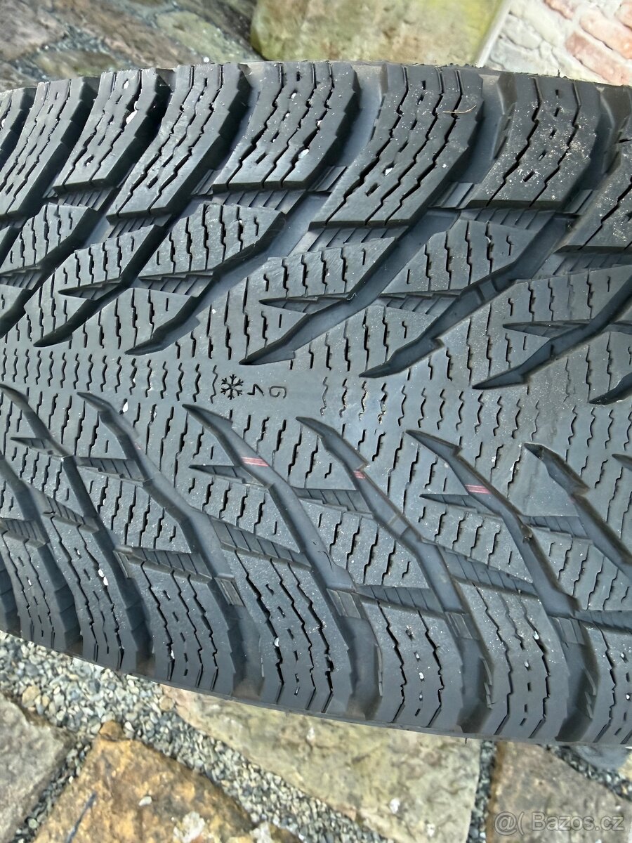 Jeep Wrangler 18 kola, zimní pneu 90%, čidla tlaku TMPS - 3