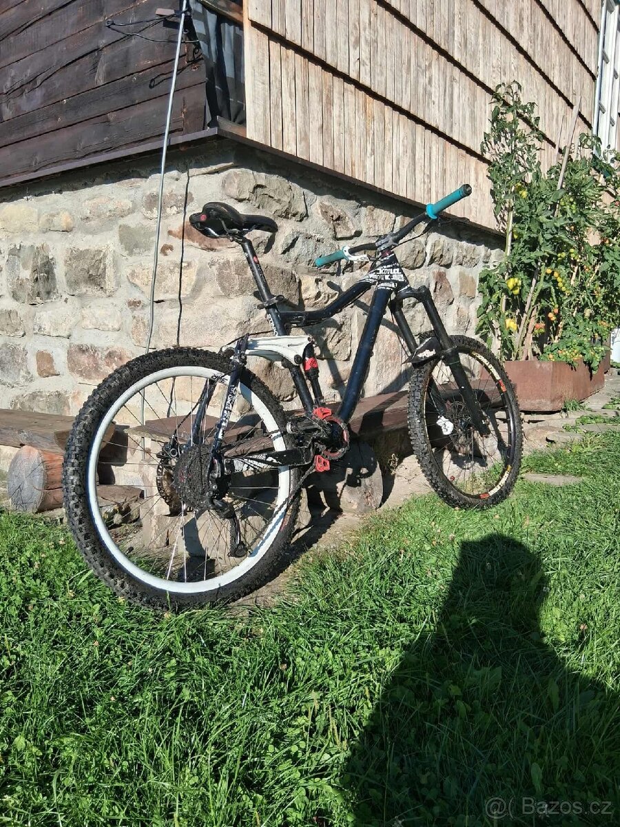 Prodám celoodpružené kolo Kona - 3