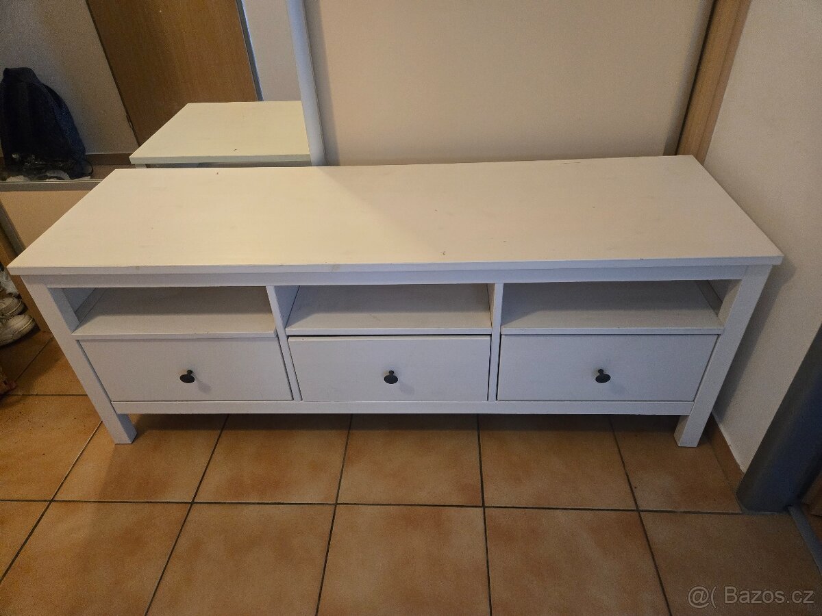 Tv stolek - 3