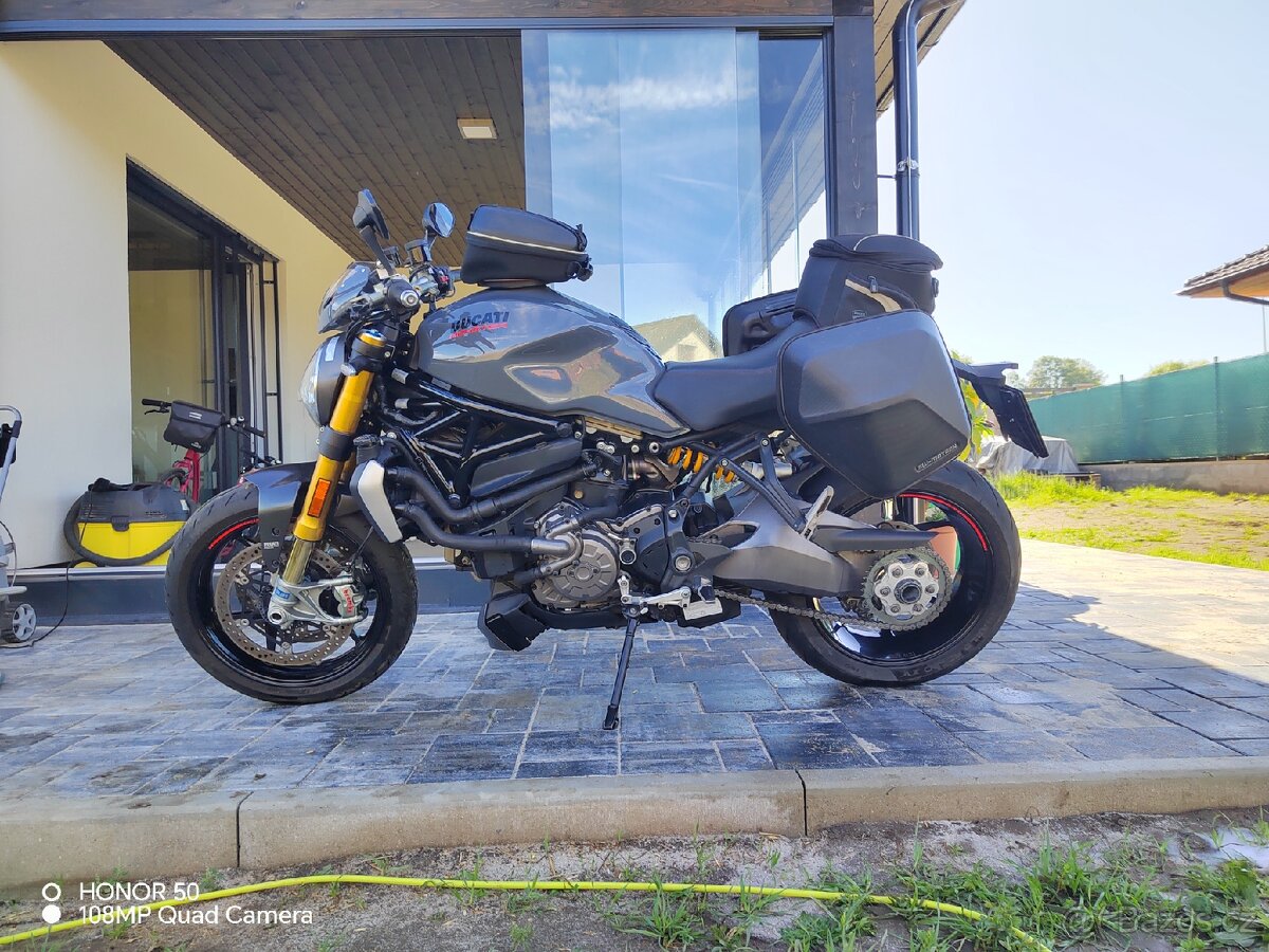 Ducati Monster 1200S - 3