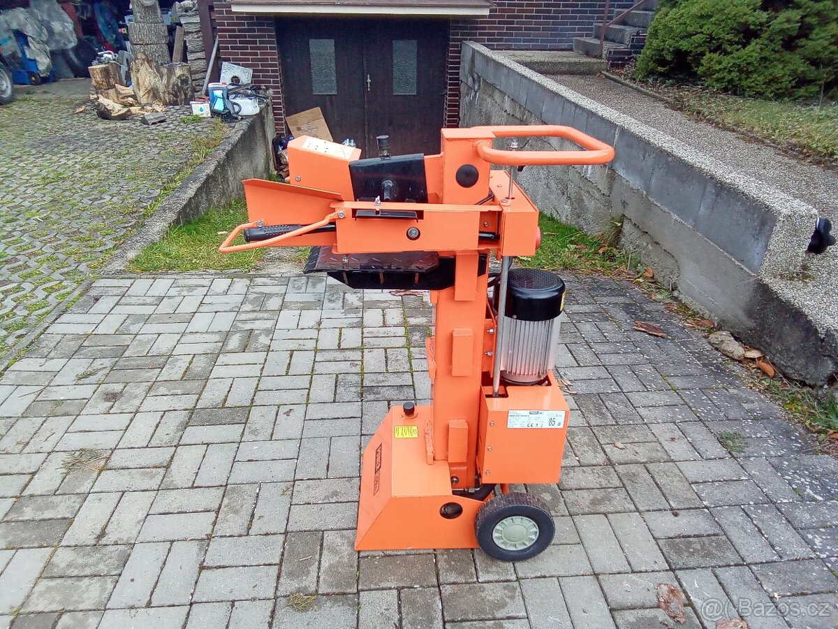 Štípačka dřeva - 3