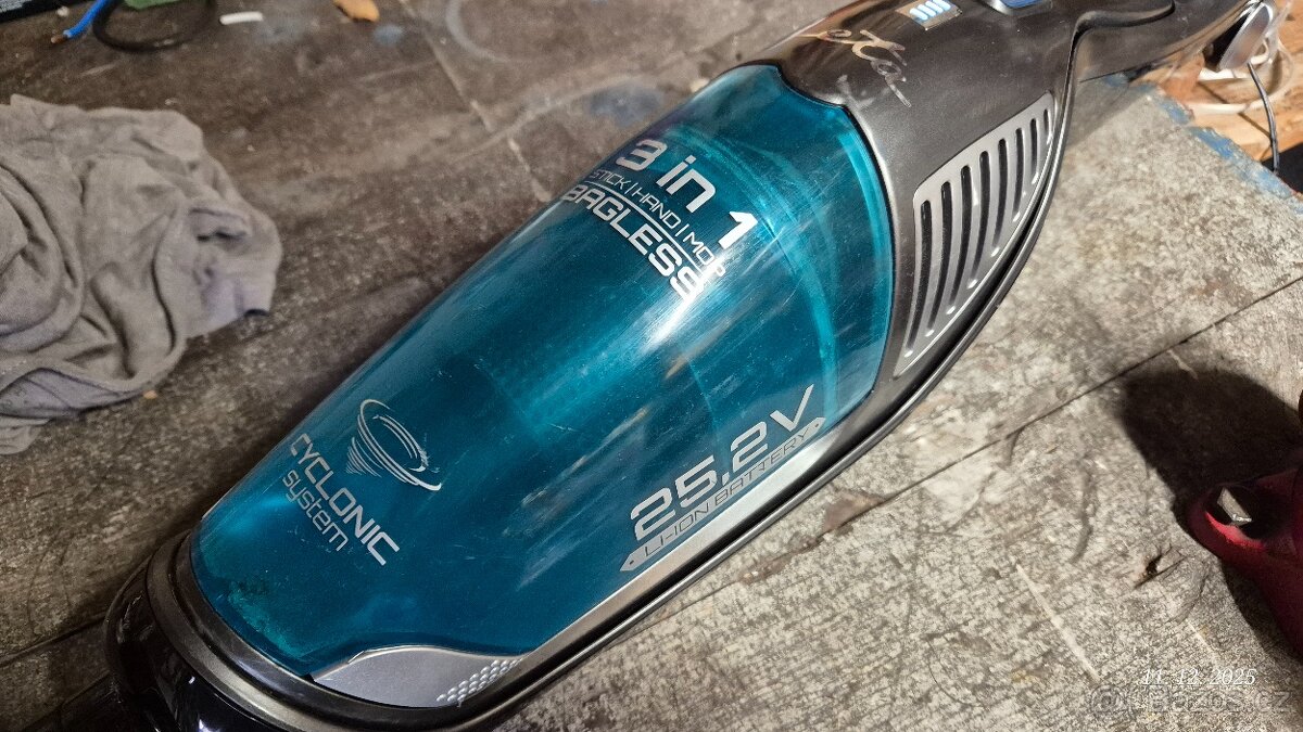 Tyčový vysavač ETA - 3