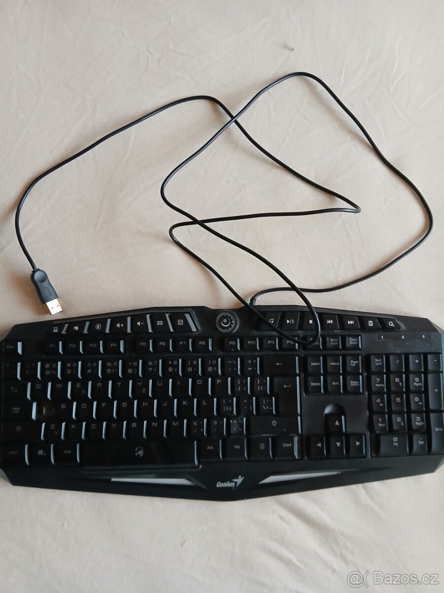 Herní klávesnice – 4 ks, RGB, plně funkční - 3