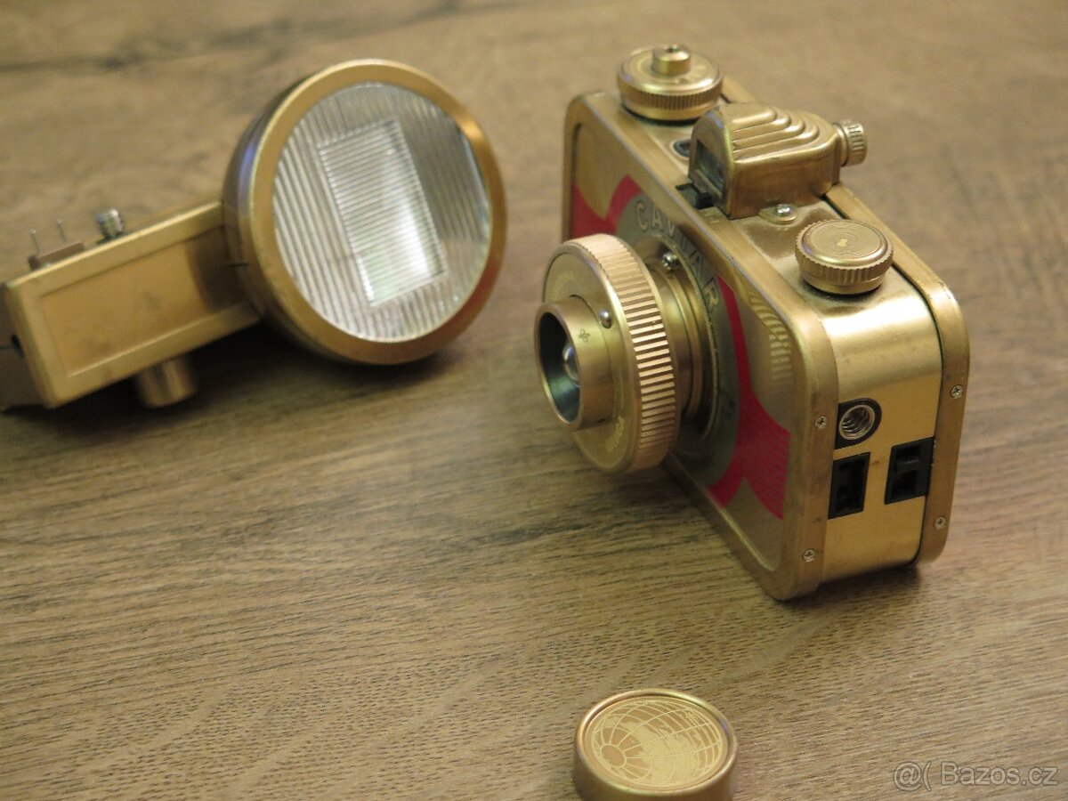 Lomography La Sardina Beluga s bleskem - 3