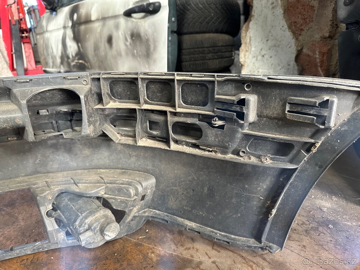 Nárazník a kapota Passat B5,5 - 3