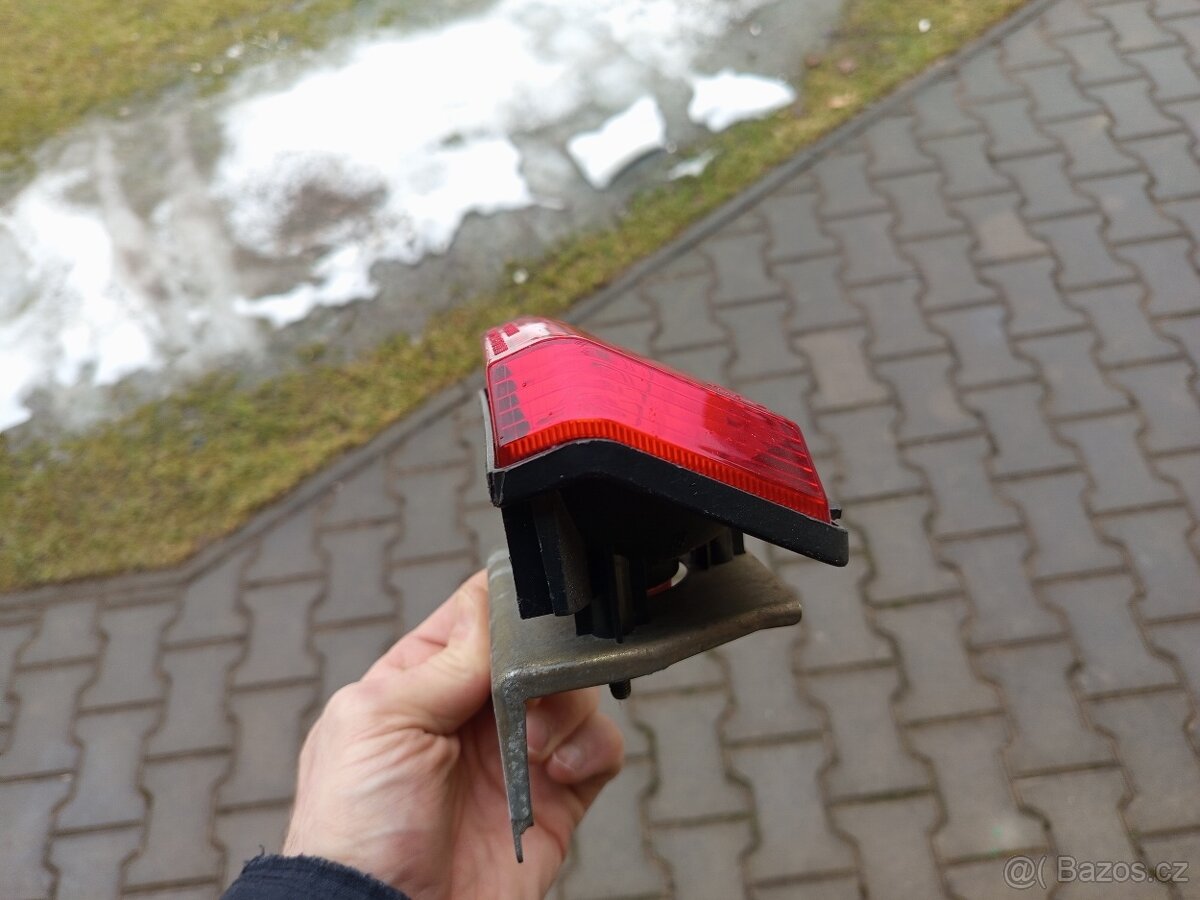 Suzuki GSX-R 750 1989 zadní světlo - 3