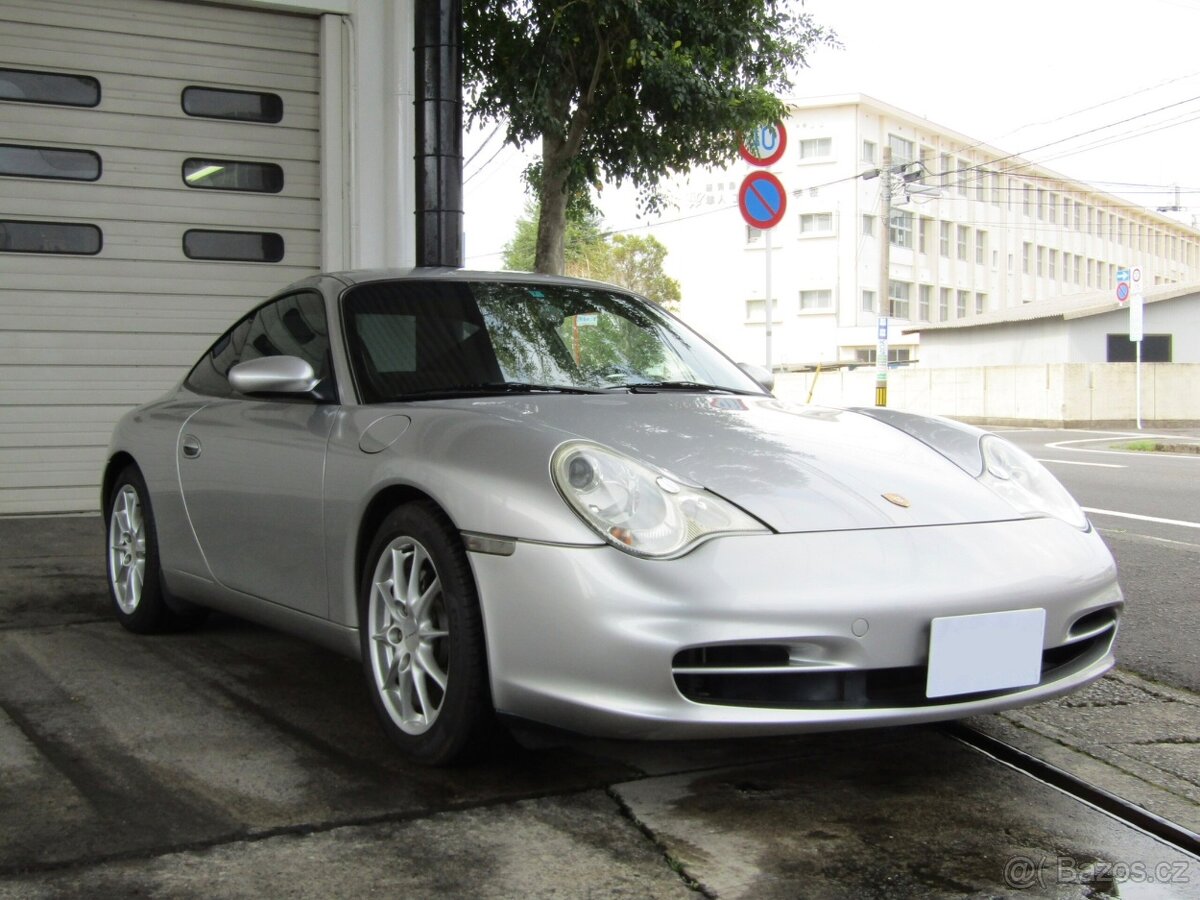 Porsche 911 Carrera 4 - 3