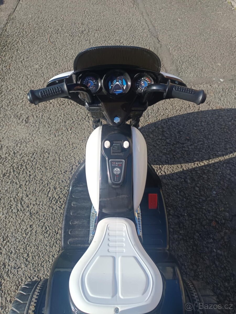 El. policejní tříkolka - 3