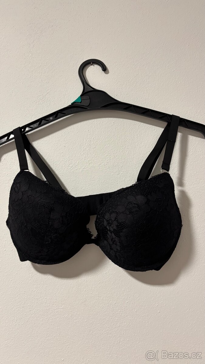 Více oblečení - 3