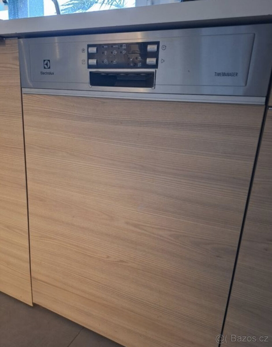 Myčka nádobí Electrolux automatické otevírání - 3