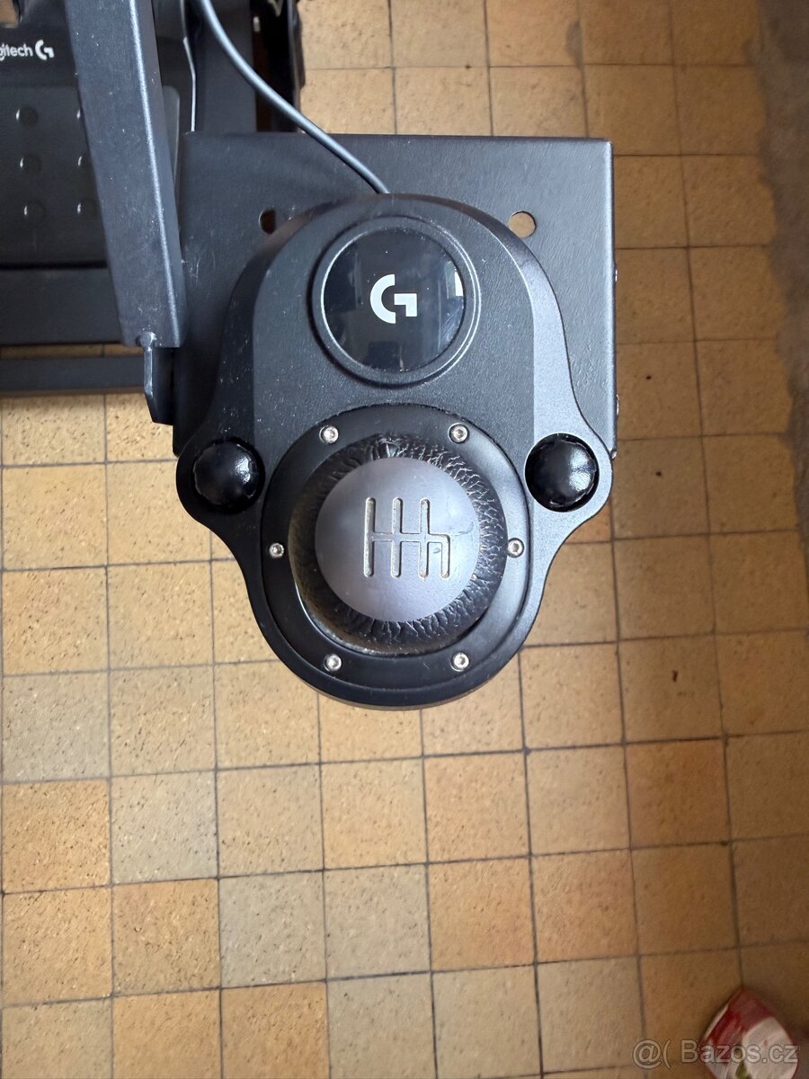 Logitech G29 a playseat konstrukce - 3