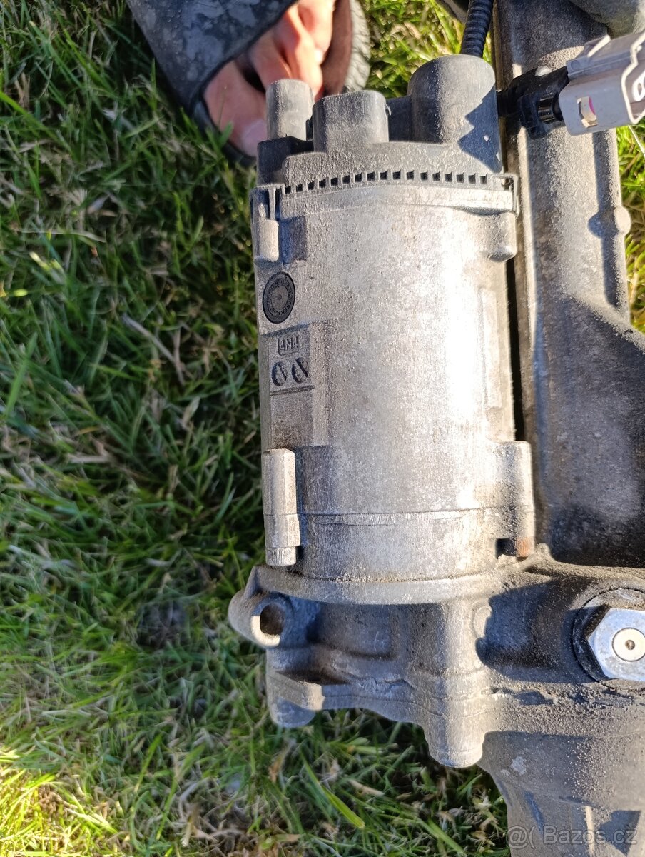 Motor servořízení BMW. - 3
