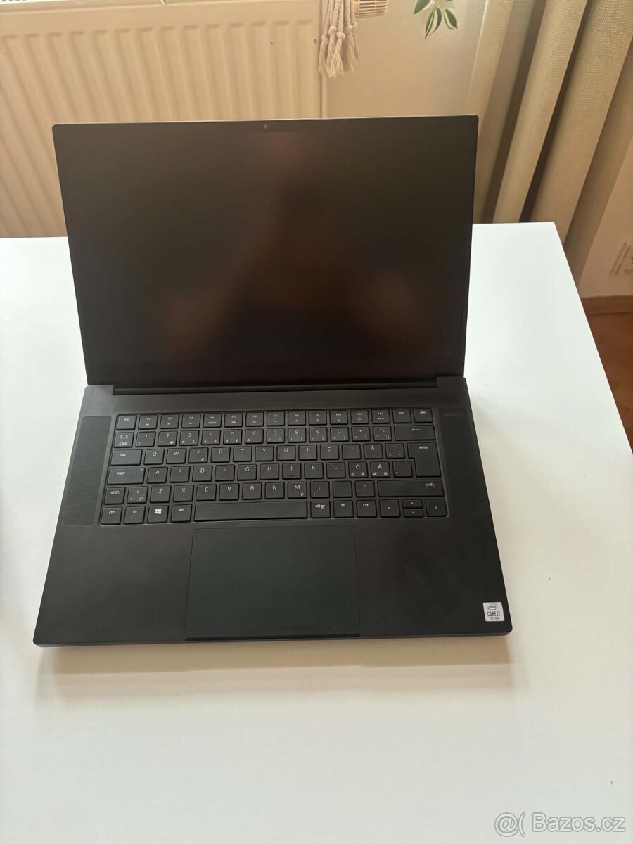Razer Blade 15, 2070 maxQ - 3
