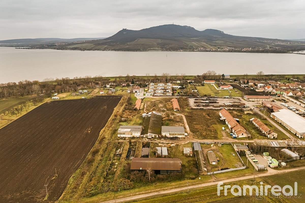 Prodej komerčního pozemku - 9422 m2, ev.č. 01635 - 3