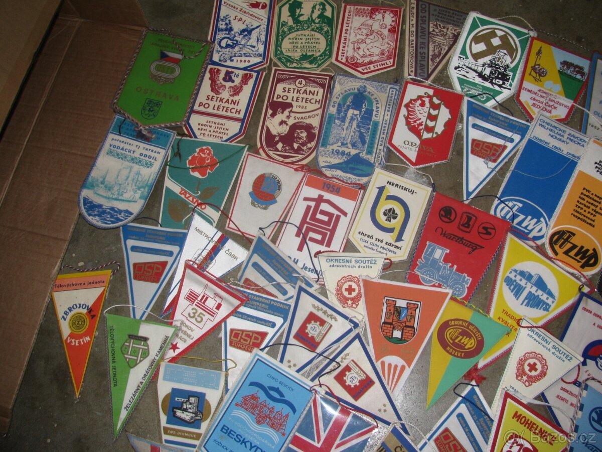 staré reklamní vlaječky - 3