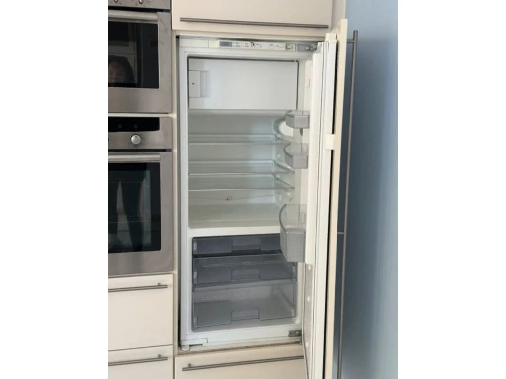 Moderní kuchyňská linka s vestavěnými spotřebiči,5624 - 3