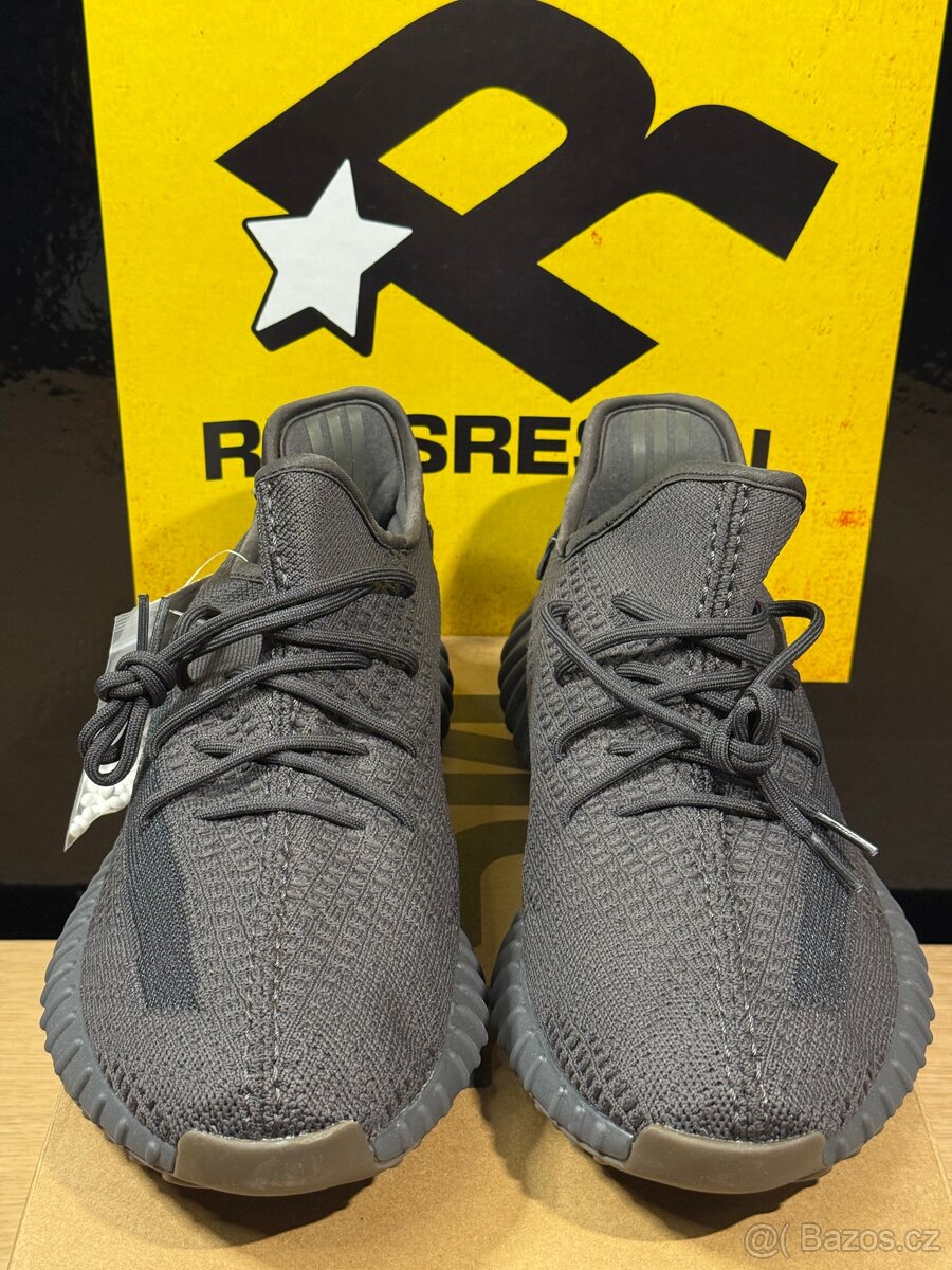 Adidas Yeezy boost 350 v2 black ray gum (45) - 3