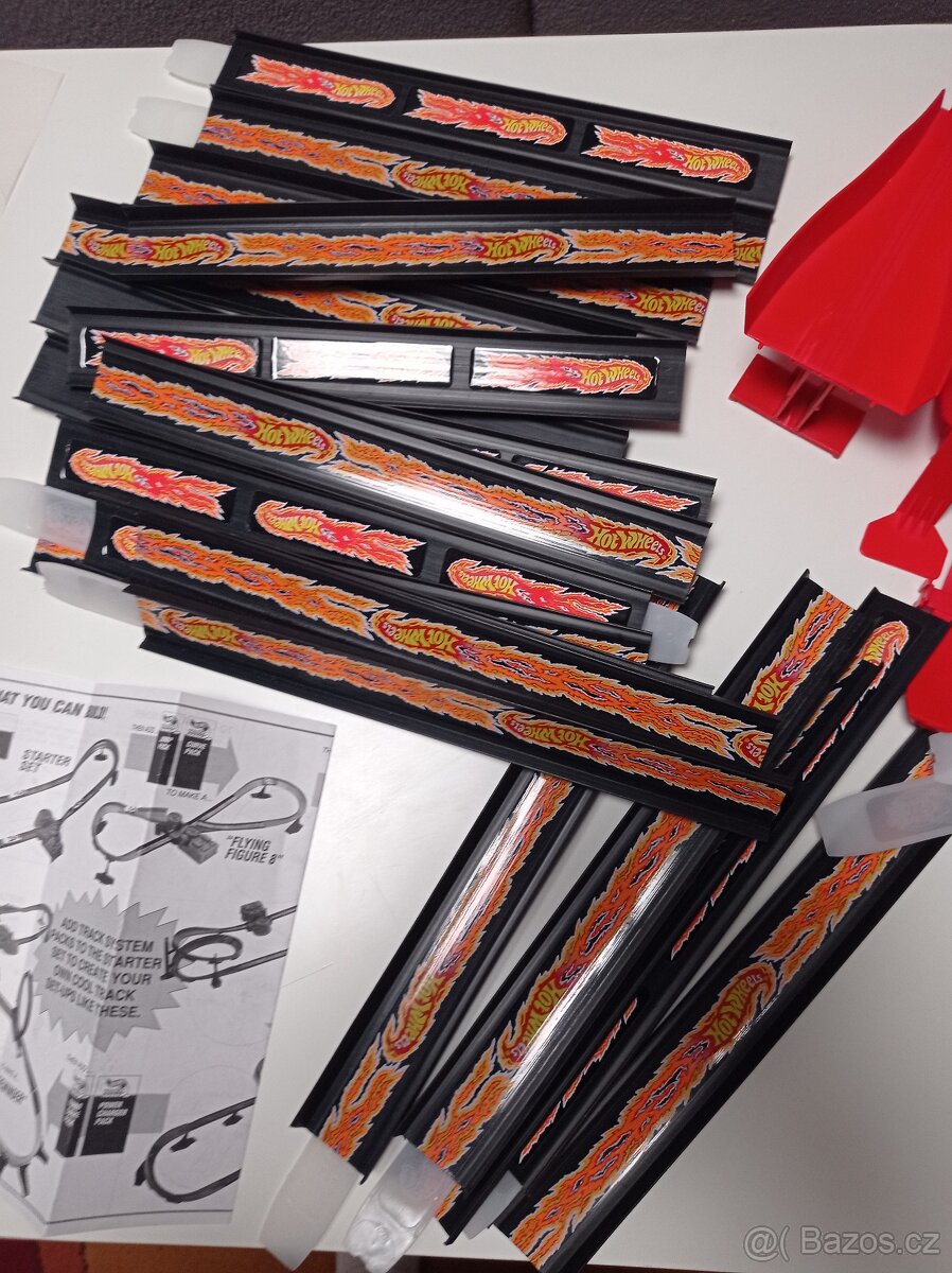 Hot Wheels balení drah + 3 autíčka - 3
