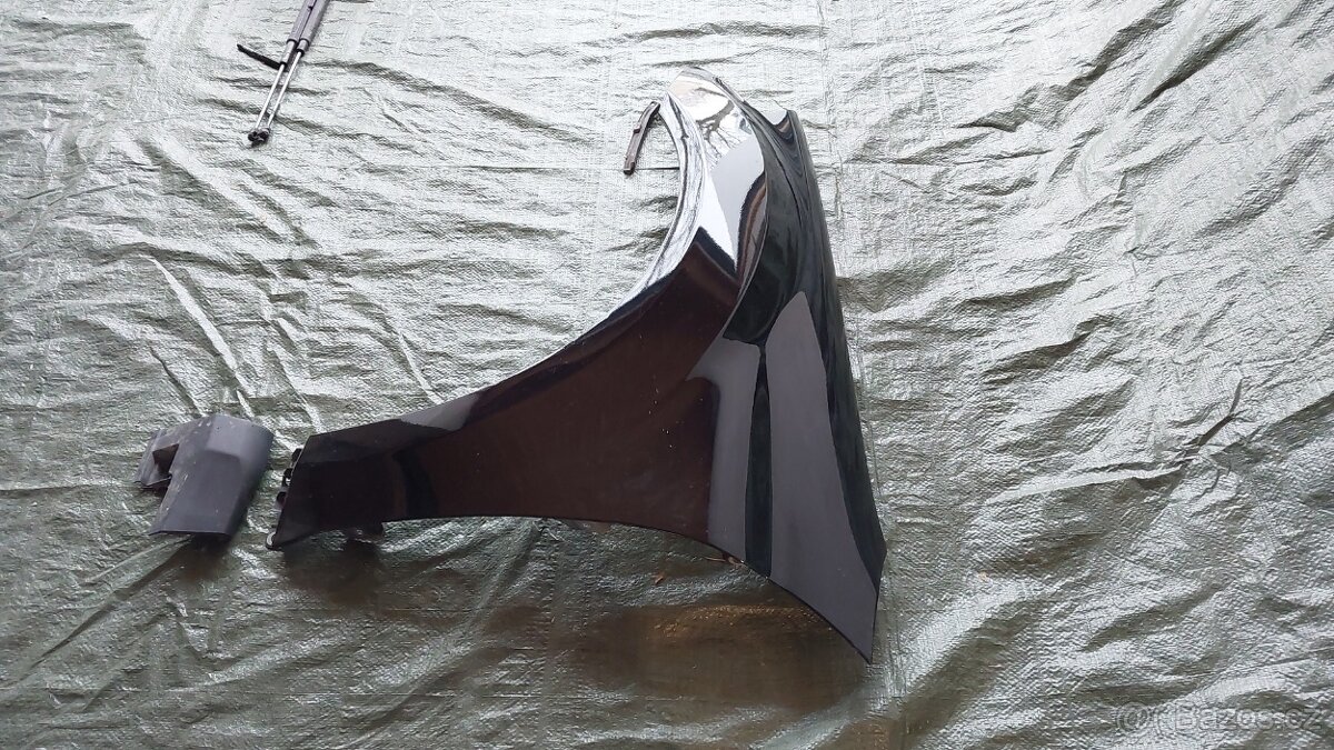 Mercedes W164 BLATNÍK LEVÝ ČERNÝ 4000kč - 3