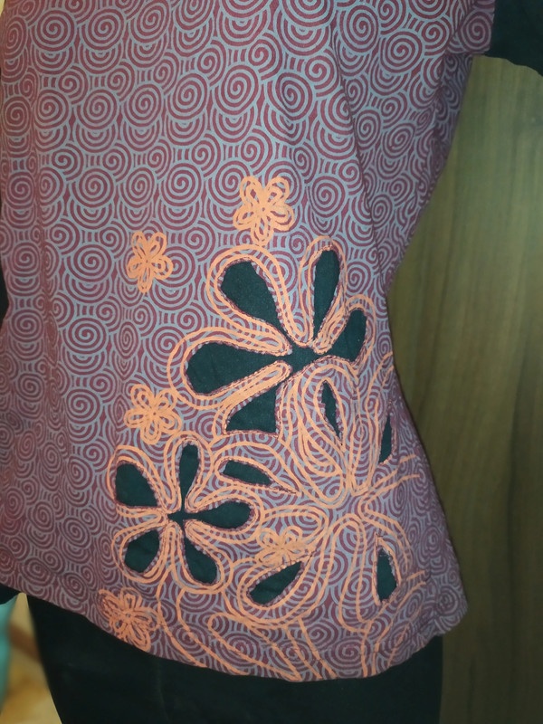 Dámská halenka s plastickým vzorem - velikost L - 3