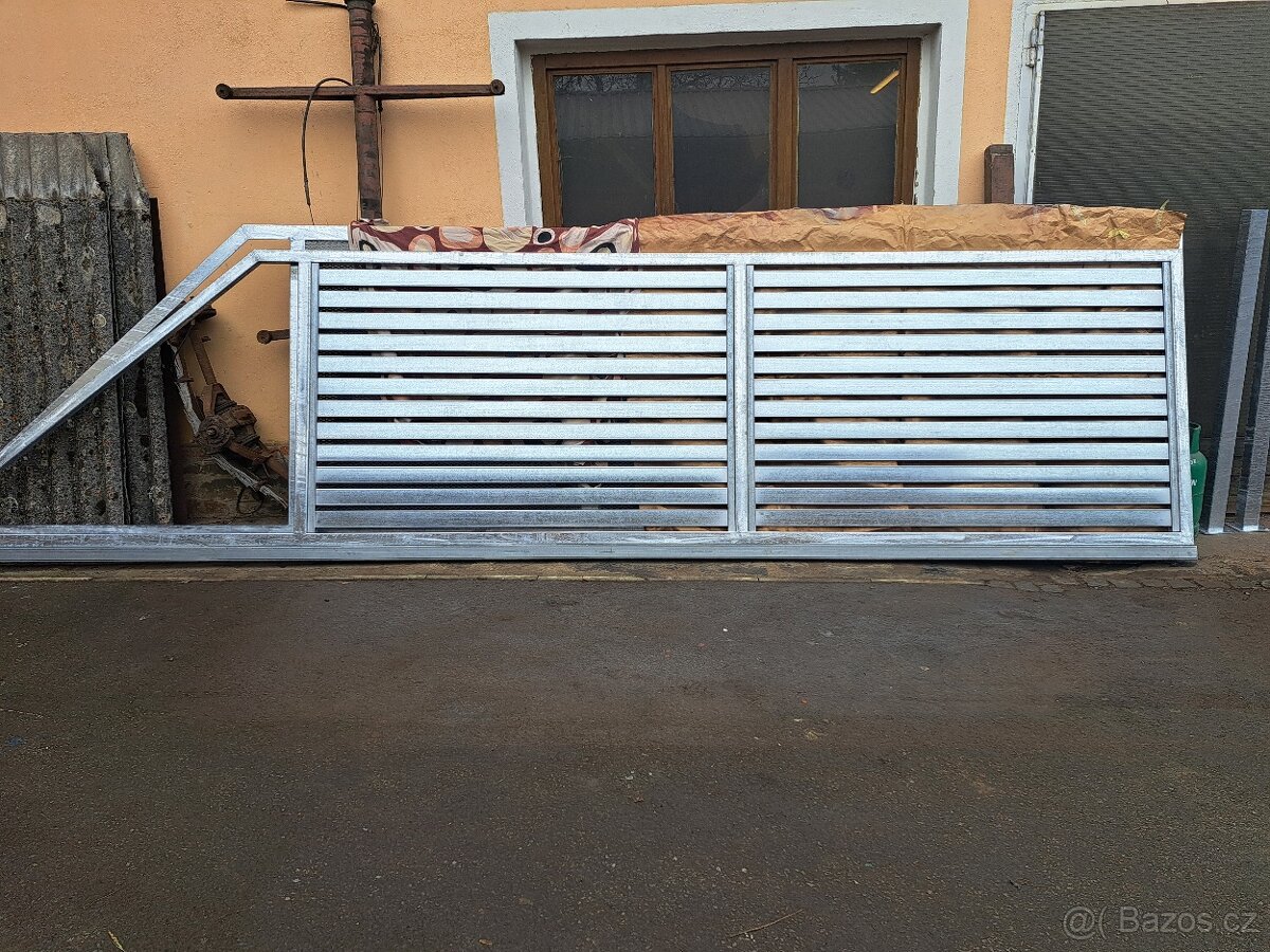 Samonosná posuvná brána - 3