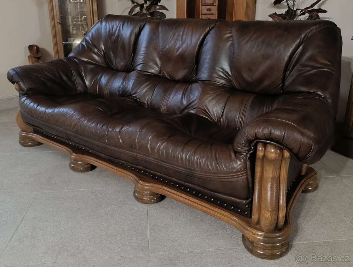 Rustikální, kožený gauč, masivní dub. - 3