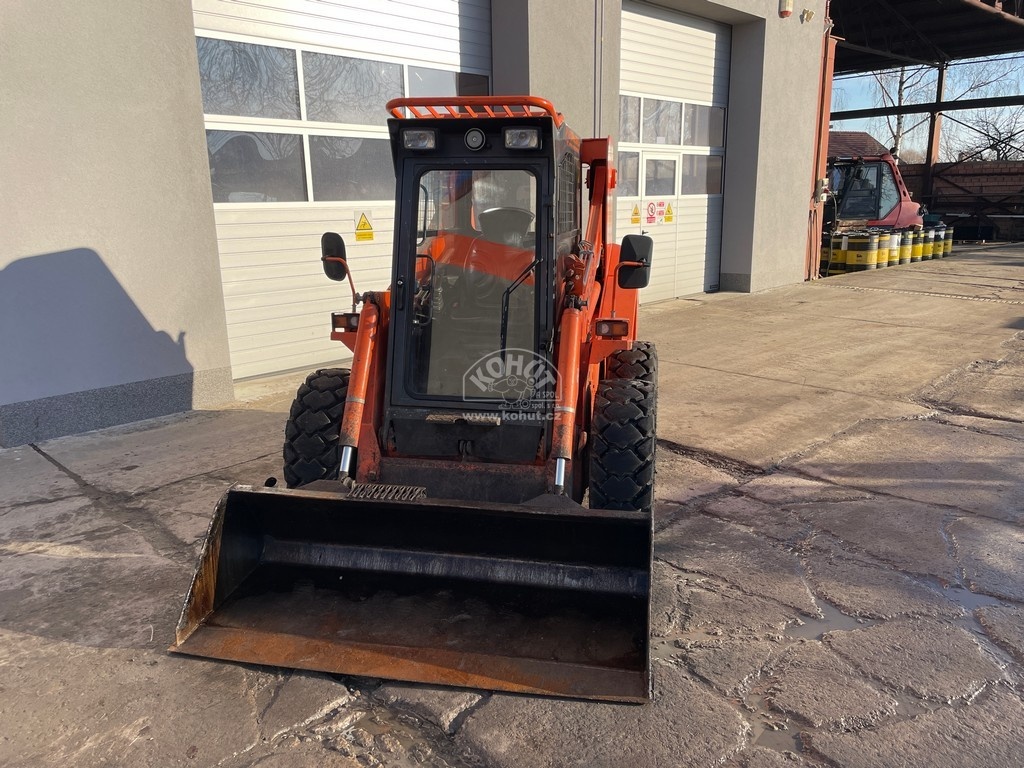 smykem řízený nakladač LOCUST 753 power speed+ - 3