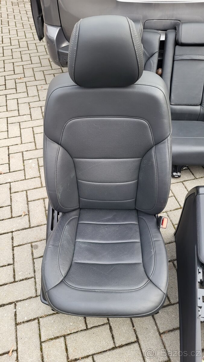 Mercedes GLE sedacky - 3