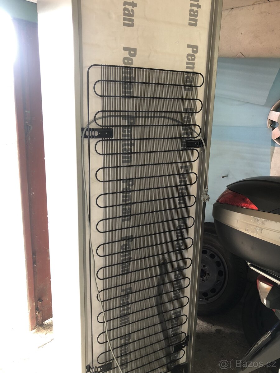 PRODÁM skelet lednice Bosch KGN39A73 No frost - 3