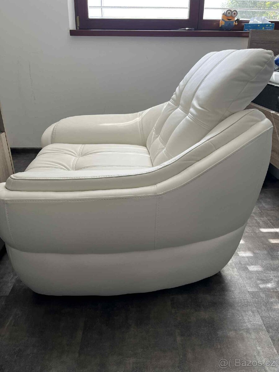 Koženkové křeslo zánovní - 3