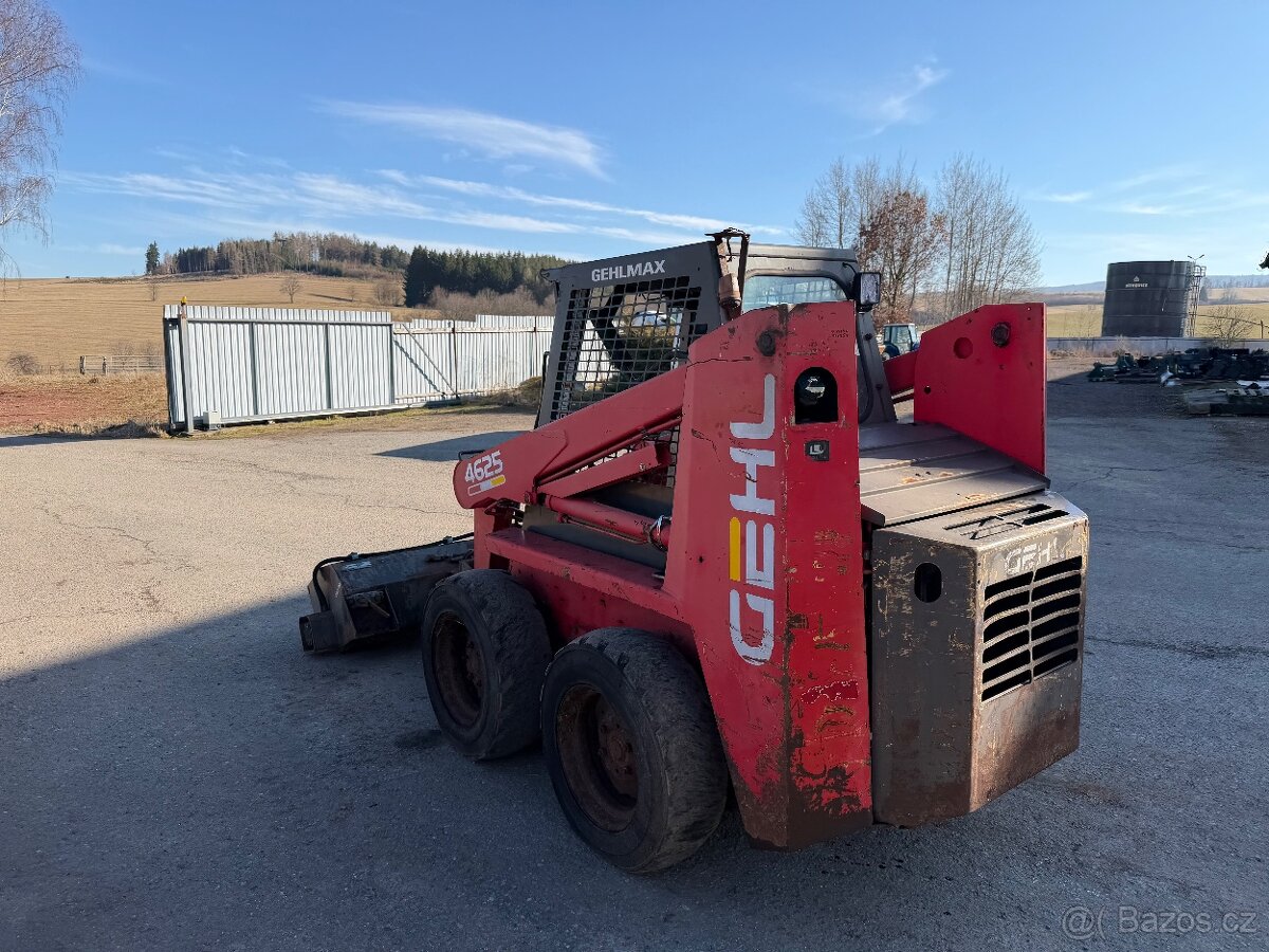 Smykovy nakladac Gehl 4610 - 3