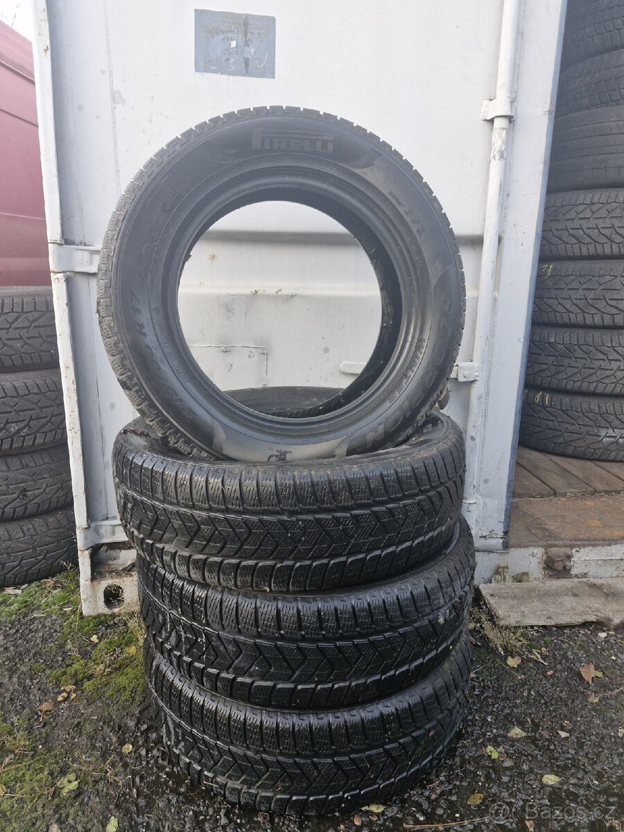 Zimní Pirelli 215/65 r17 - 3