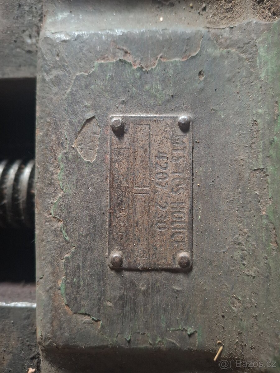 Strojní svěrák MTS TOS ROLICE 230. - 3