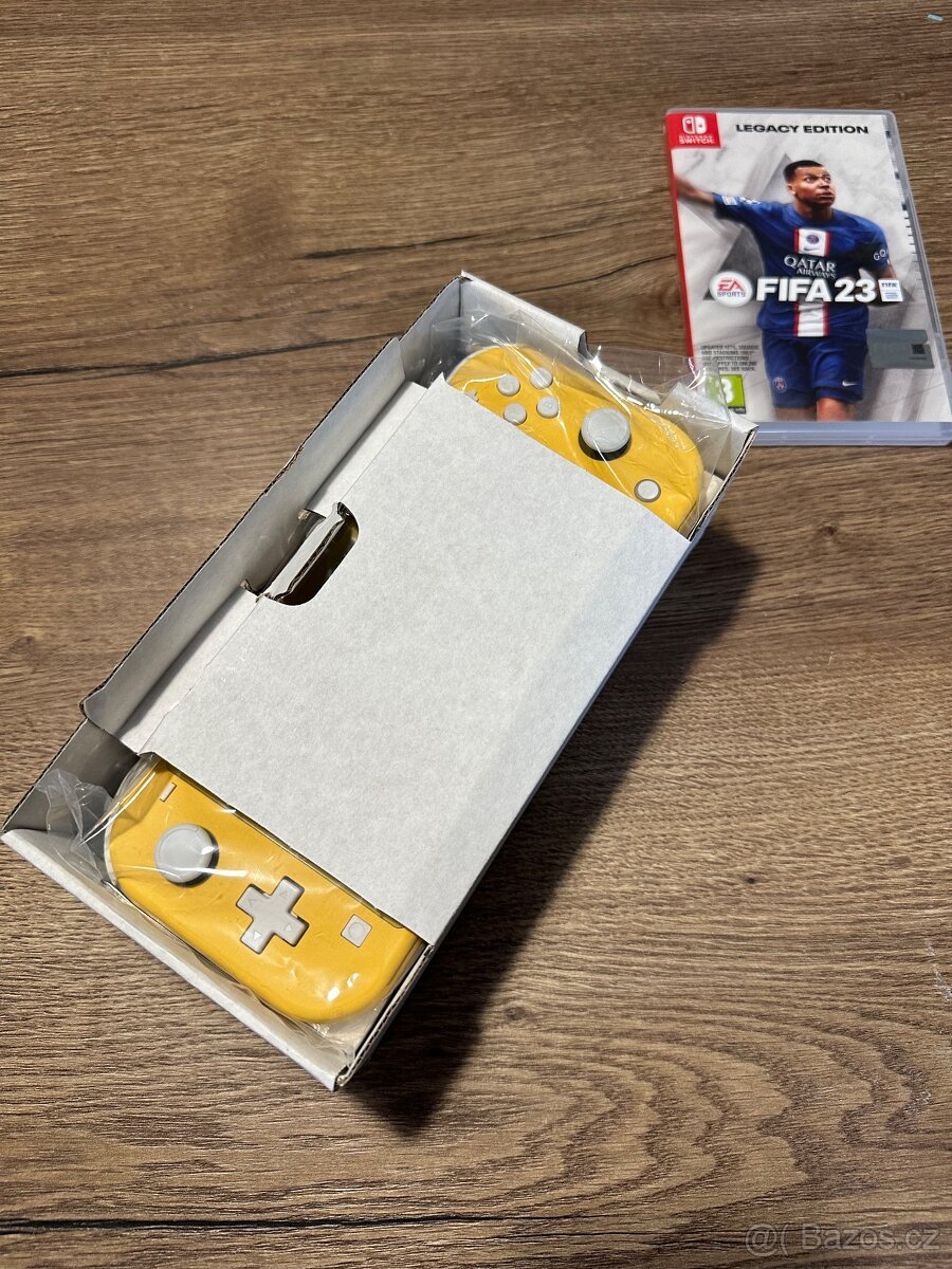 Nintendo switch lite + fifa 23 - 3