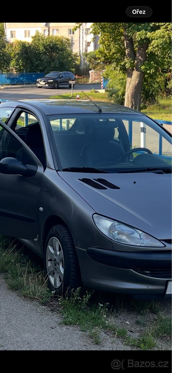 Koupím přední blatník Peugeot 206 - 3