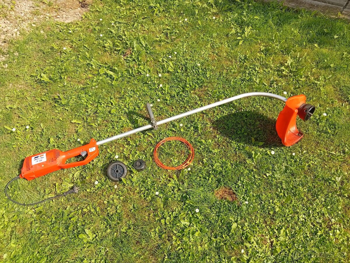 Elektrická strunová sekačka OleoMac TR60E - 3