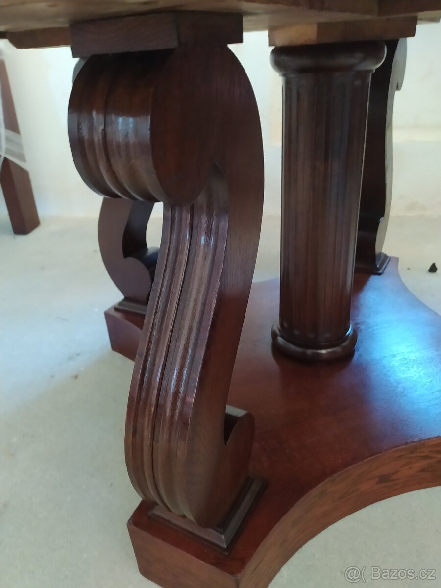 Stůl a čtyři židle.Rok výroby 1920 až 1930.Moderní.Velmi ori - 3