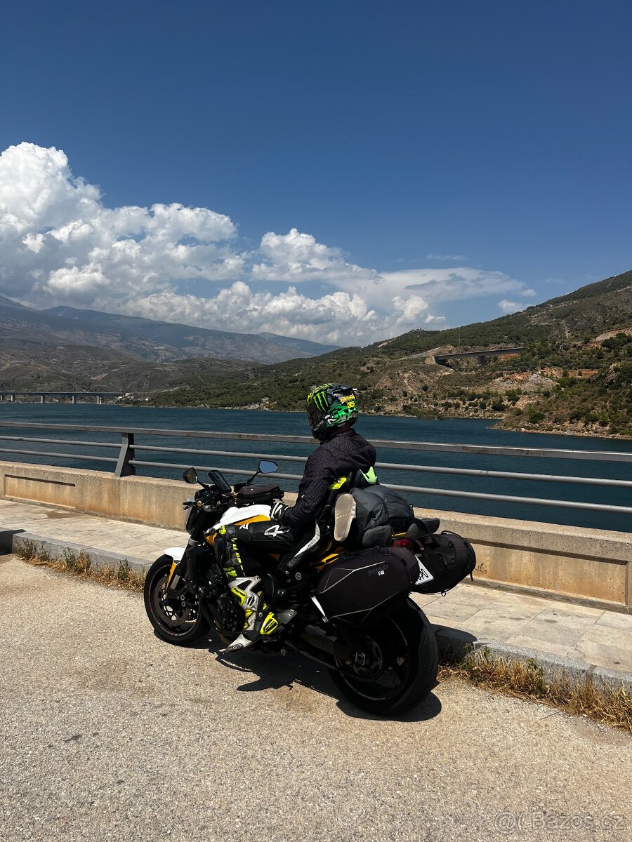 Yamaha FZ1n Laguna Seca - 3