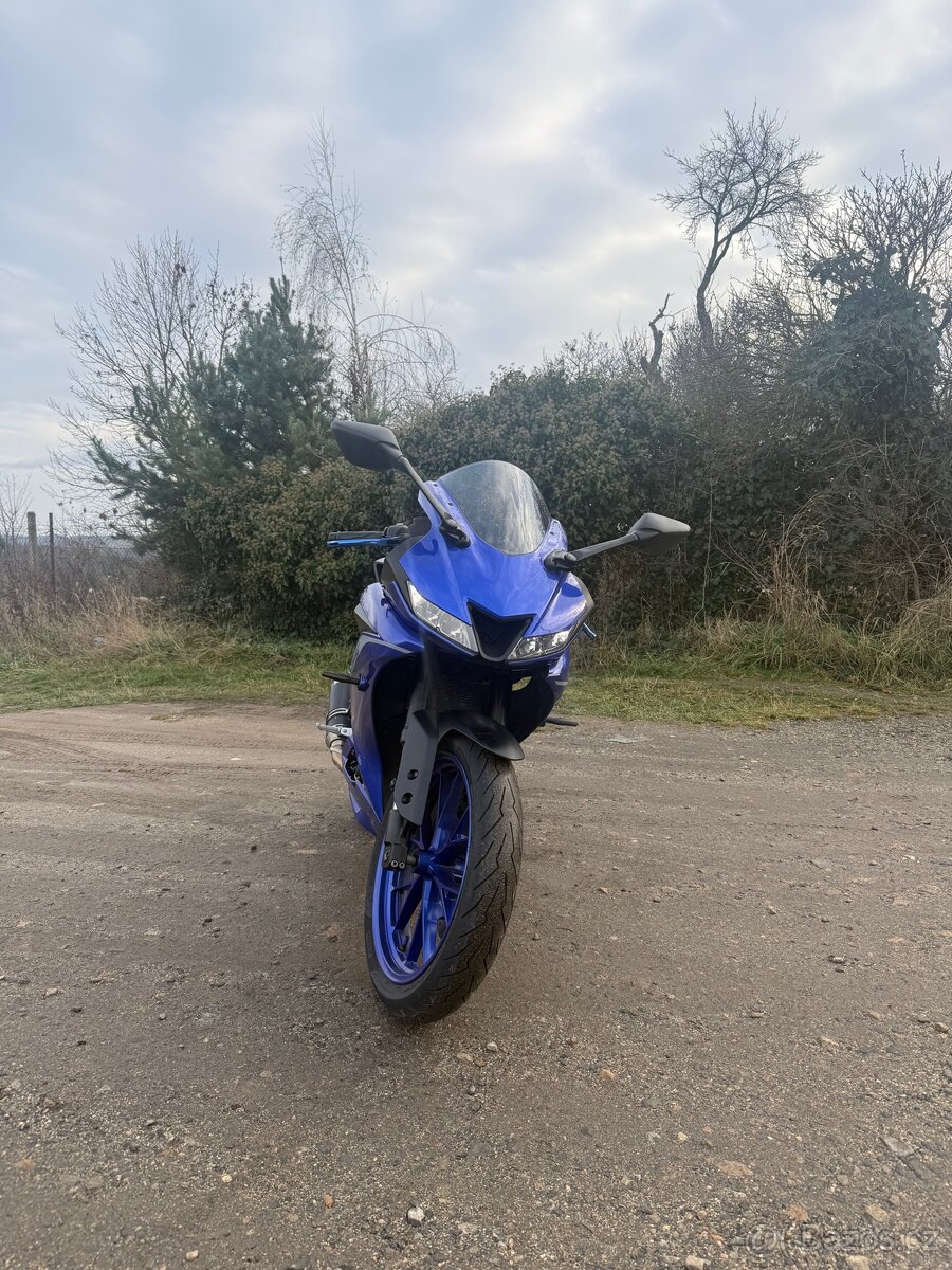 Yamaha YZF-R125 - 3