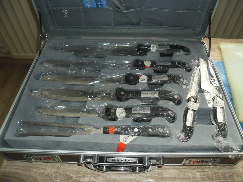 NOŽE A JINÉ - SADA. - 3