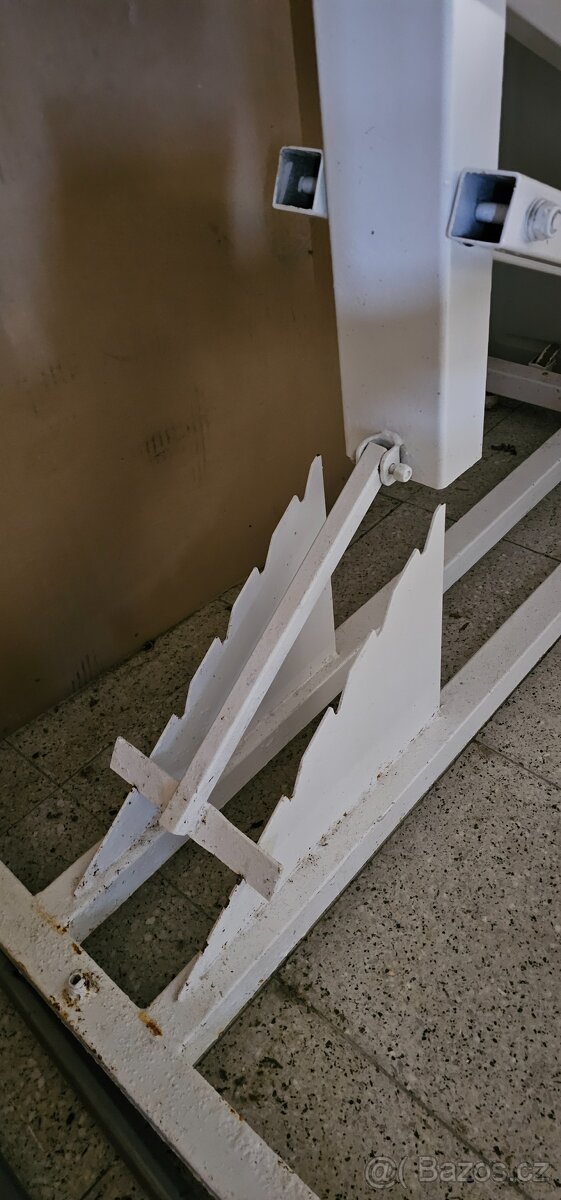 Polohovatelný veterinární / stříhací stůl 130x70cm - 3