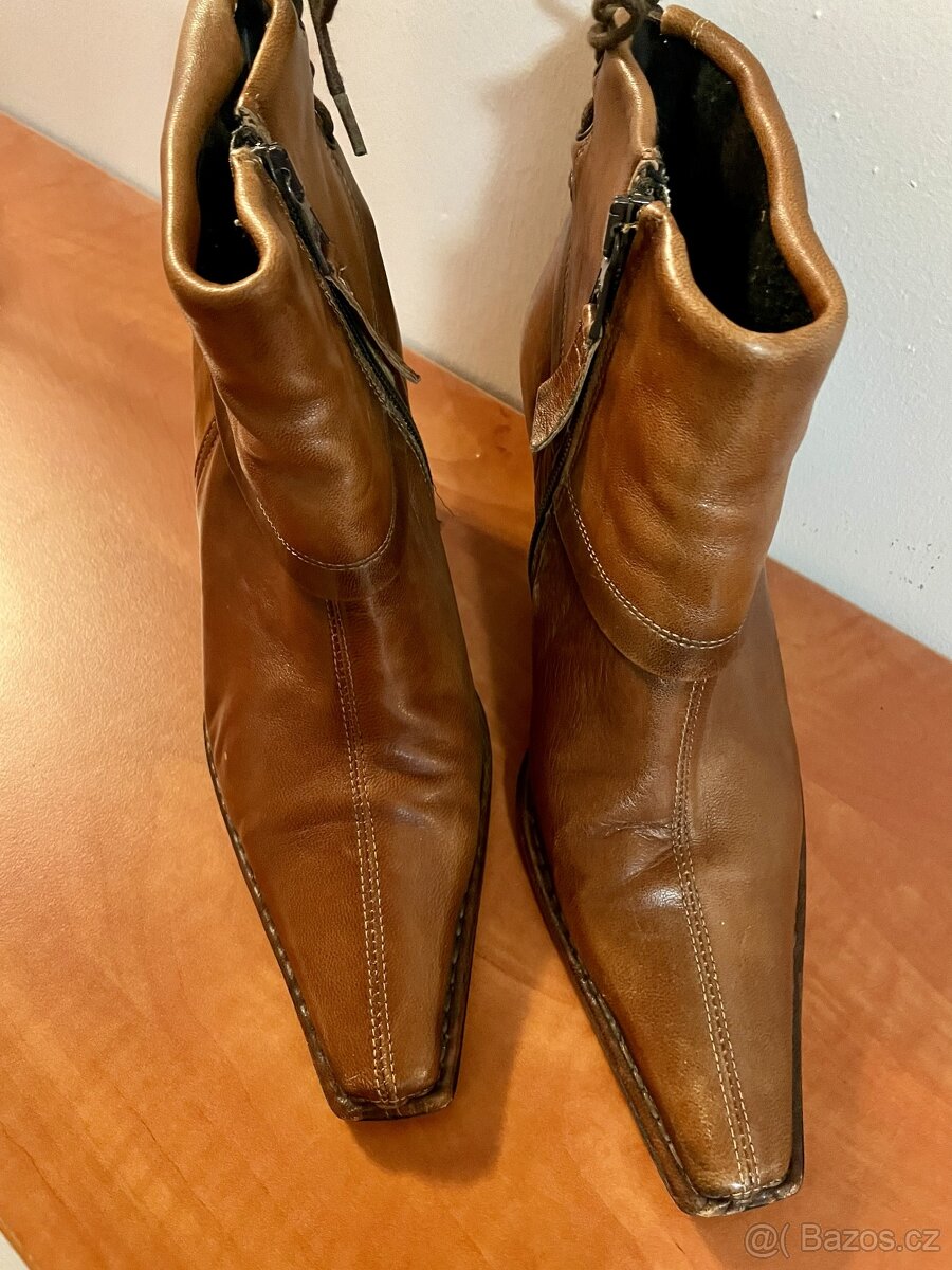 Kotníkové kozačky kožené BAŤA/vel. 37 - 3