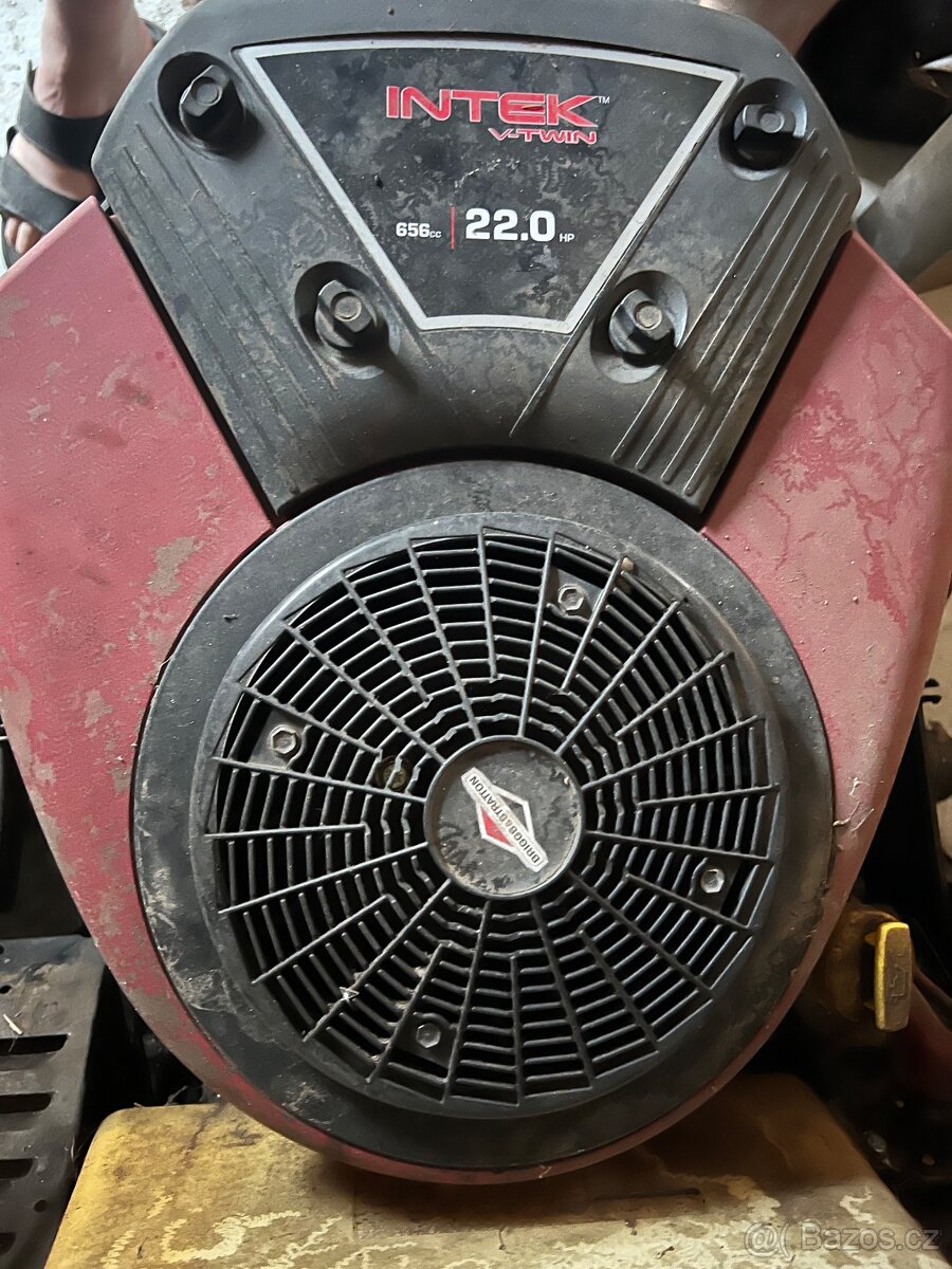 Zahradní traktor DOLMAR. - 3