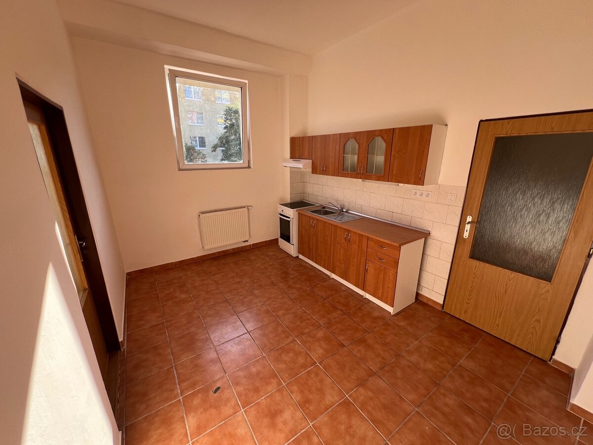 1+1 Budovatelská, Klášterec nad Ohří - 3