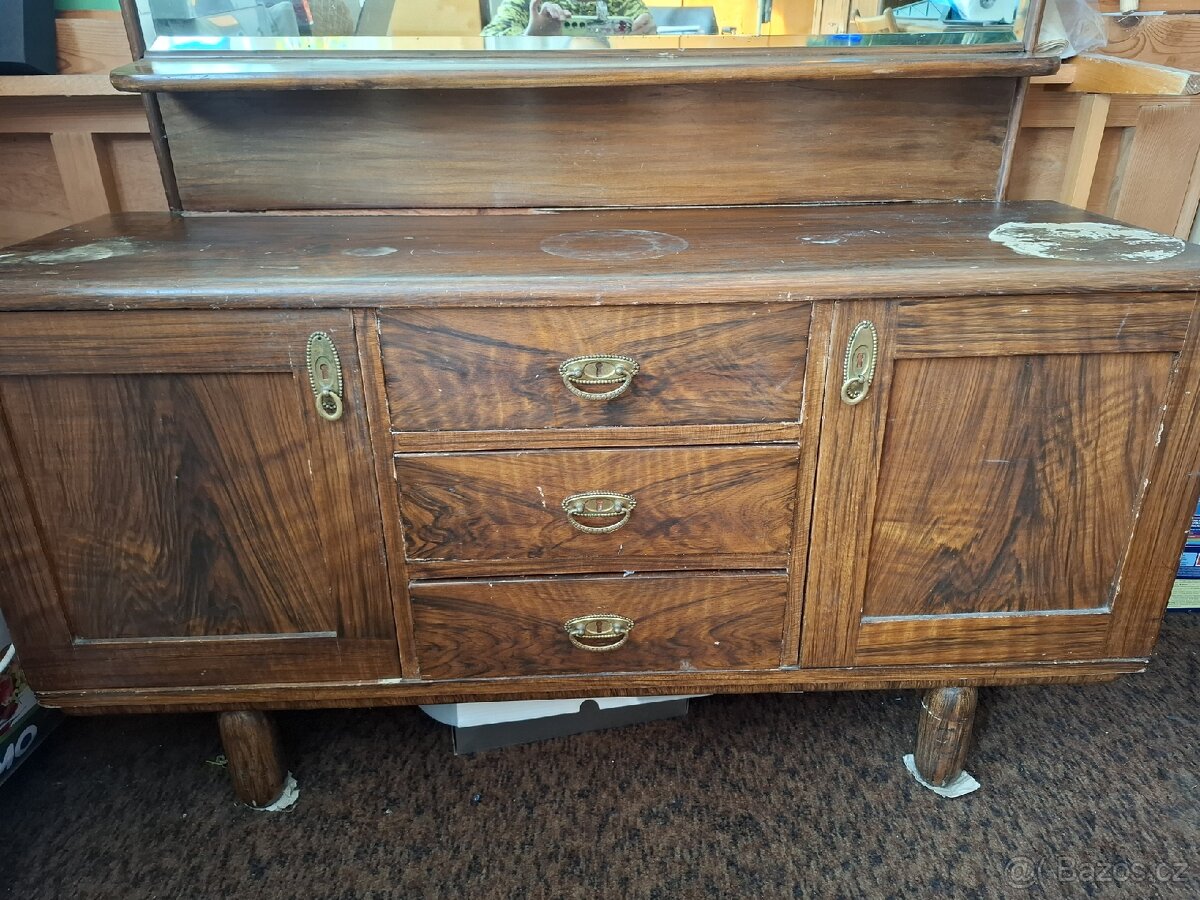 Starý dřevěný nábytek - 3