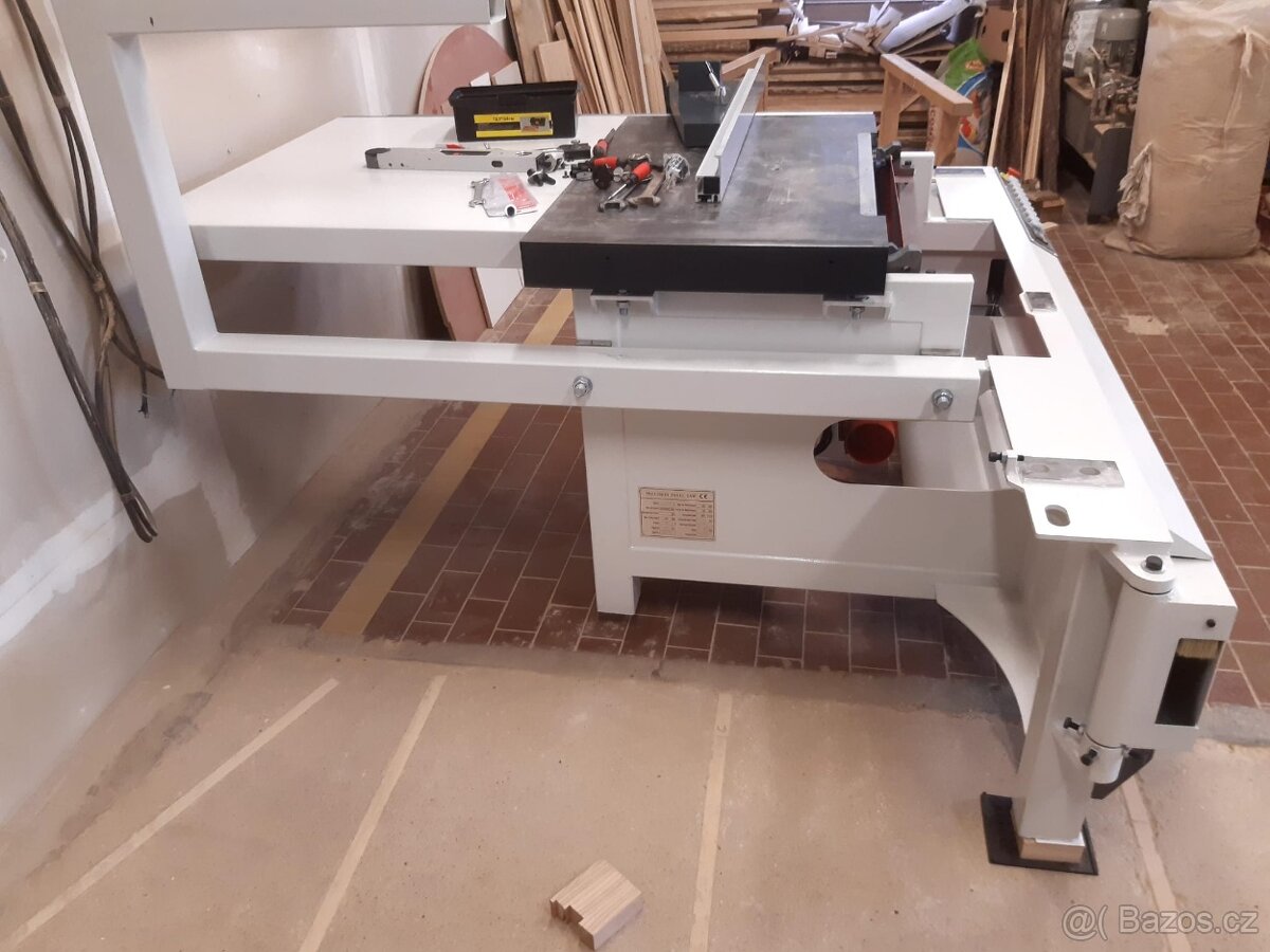 Formátovací pila s 4000 x 410 mm posuvným stolem. - 3